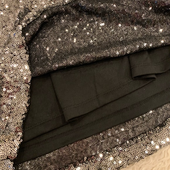 Sequence sheath dress - Picture 3 of 5